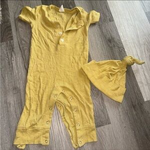 Kate Quinn 2 pc Textured Yellow Romper With Matching Hat | 12-18 Months